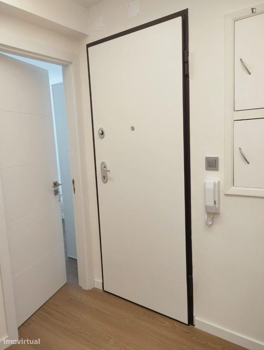 Quarto - localizado em Amadora Lisbon