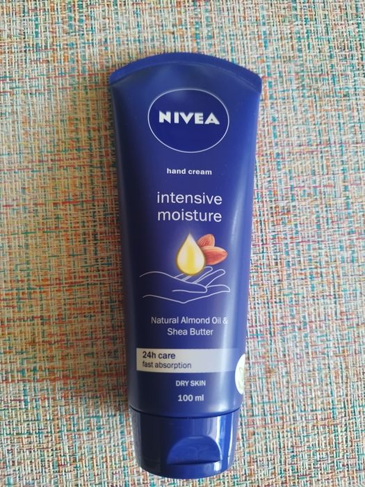 Nivea krem do rąk z olejkiem migdałowym i shea 100ml.