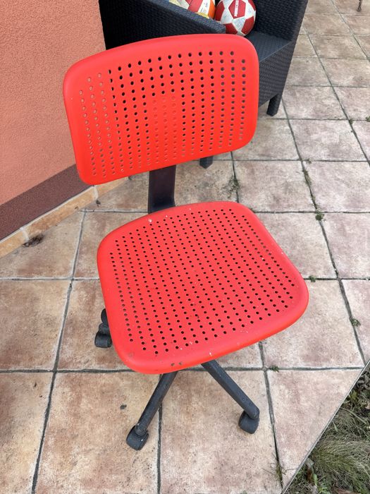 Krzeslo ikea  do biurka dla dziecka