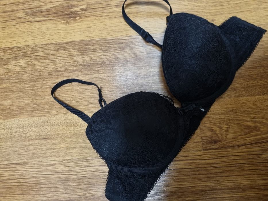 Czarny biustonosz Push-up 75 B