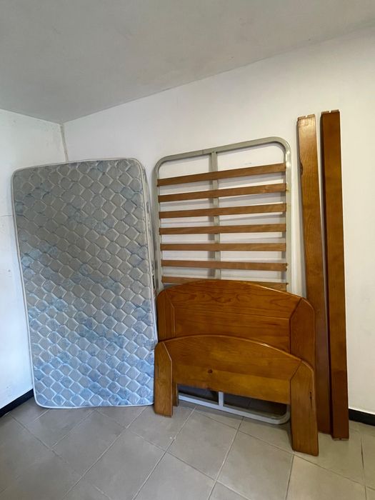 Cama solteiro com colchão