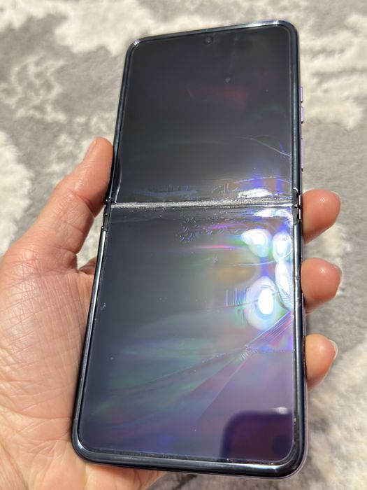 Motorola Razr 40 8/256 ГБ — складаний смартфон