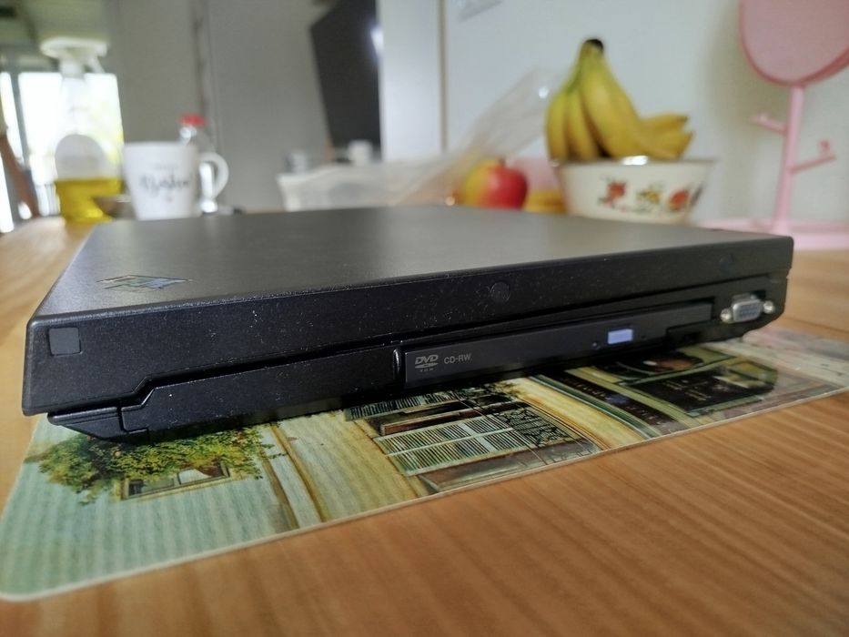 IBM R50e stan idealny kolekcjoneski