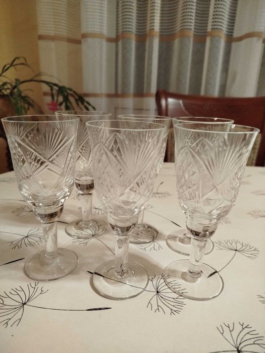 Кришталеві фужери рюмки