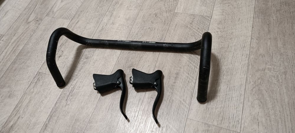 Продам шосейний руль з тормозними ручками