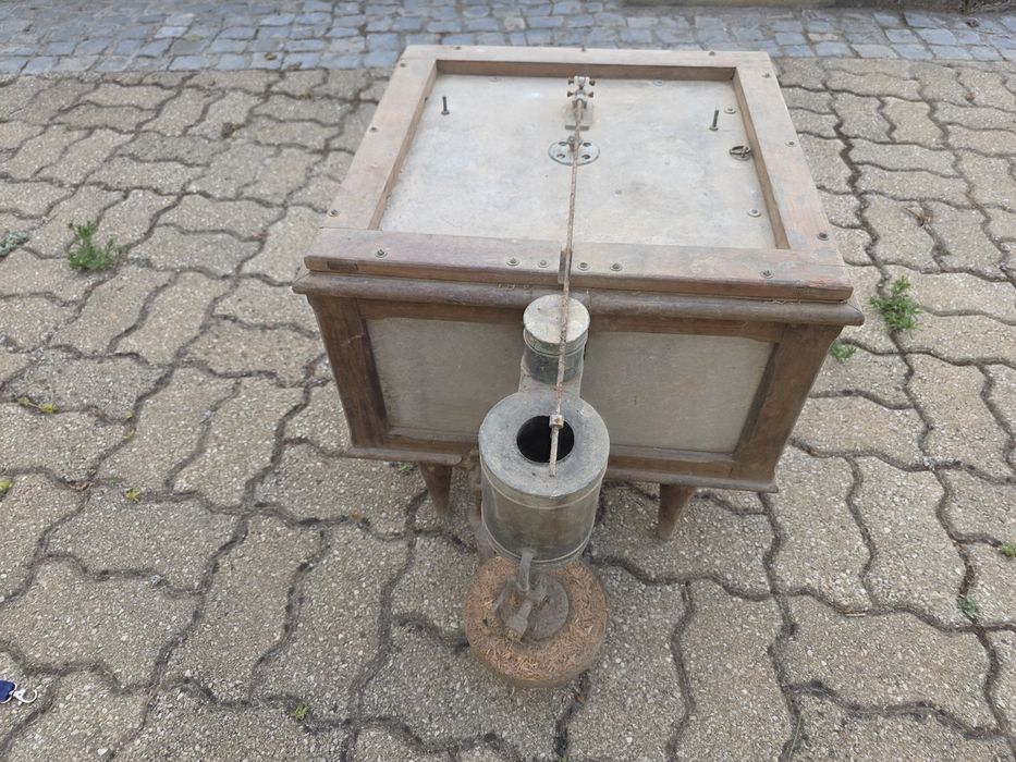 Chocadeira / Incubadora Antiga
