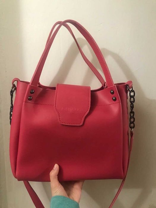 Жіноча акцентна сумка рожева