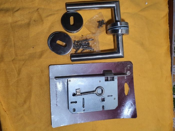 Puxadores e fechadura64309935207427122