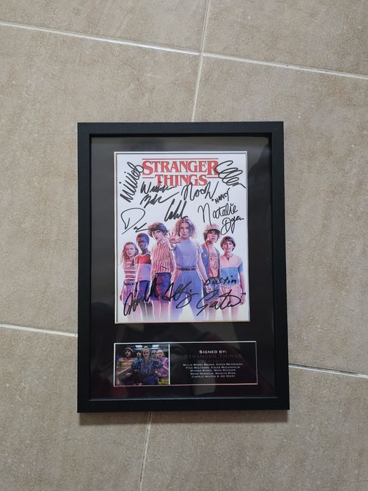 Stranger Thing Cast Autógrafo Poster Moldura