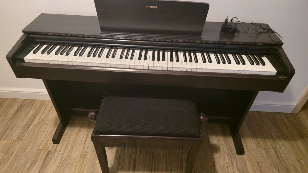 Pianino cyfrowe Yamaha Arius YDP-143R | Stan idealny