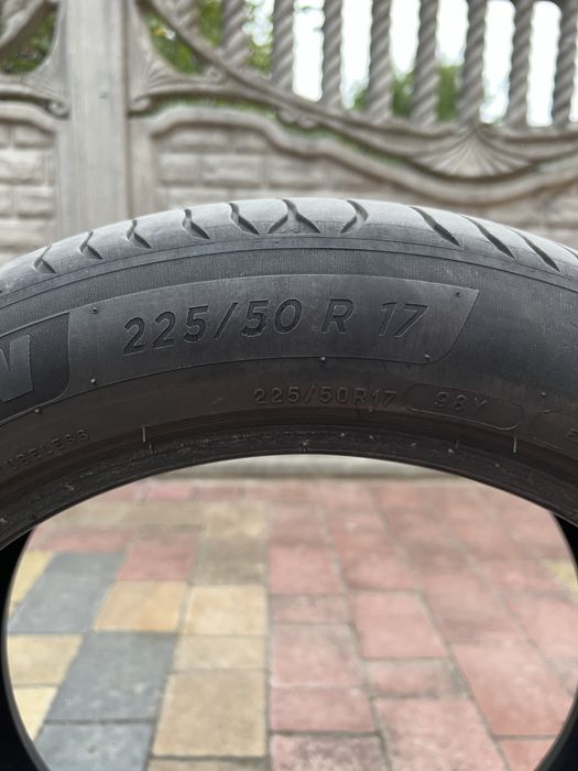 225/50/17r Резина Мішалін Добрий стан