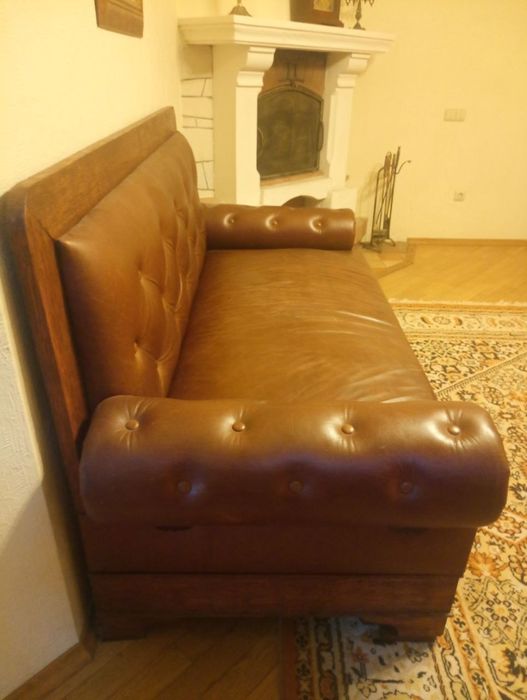 Диван -ретро,кожаный,после реставрации