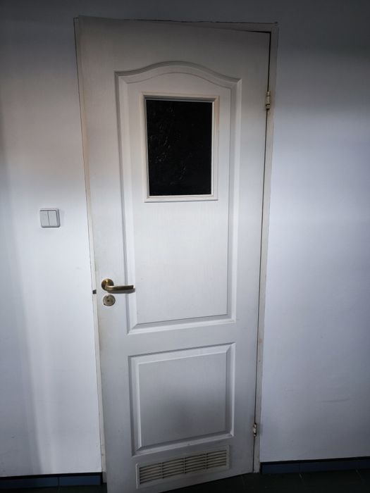 Drzwi wewnętrzne drewniane