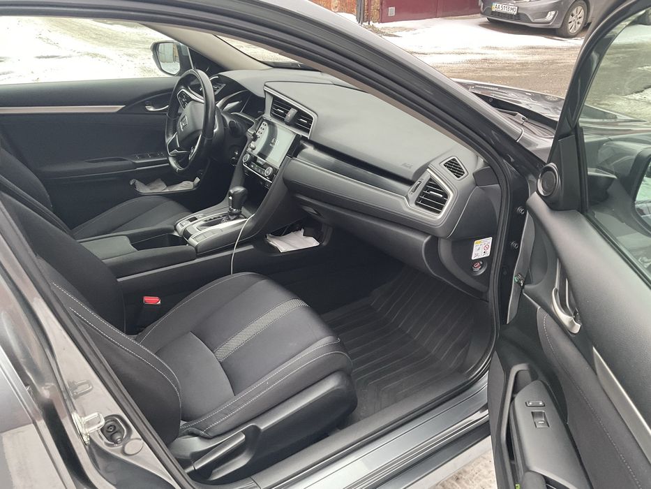 Продам Honda Civik 10 покоління - 1.6 L  i -VTEC MT 125 к с