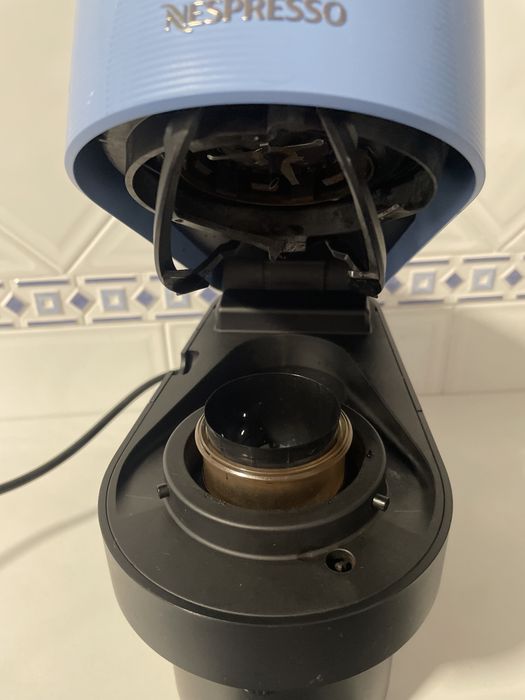 Maquina de cafe Nespresso vertuo pop pacific blue