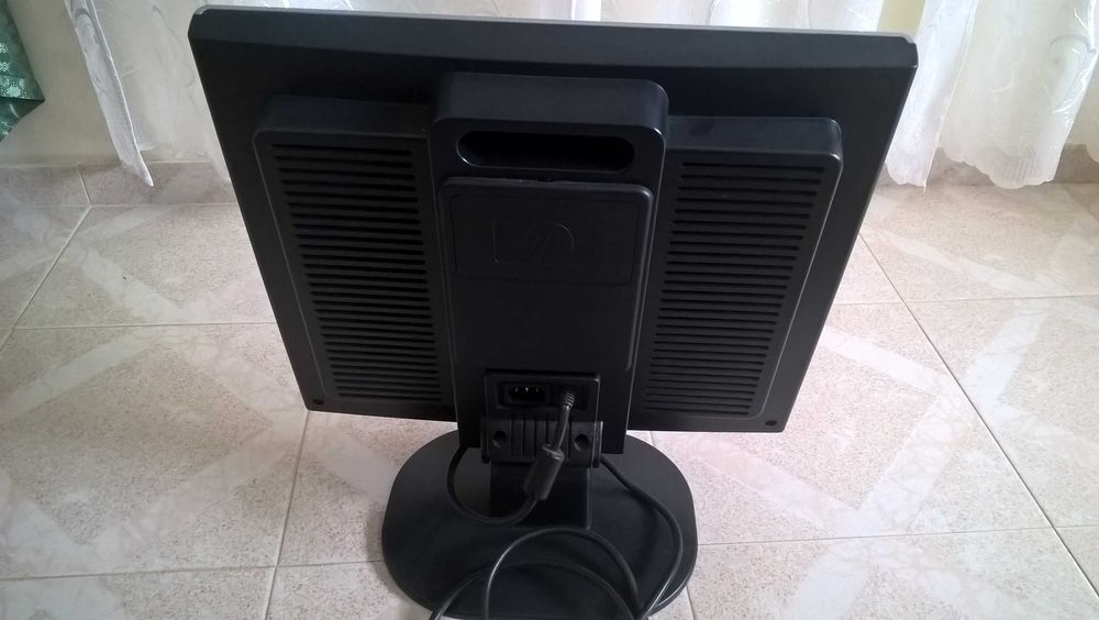 HP 17" LCD Monitor64730104786563121