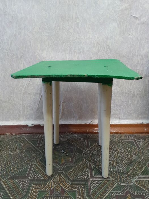 Табуретку  продам