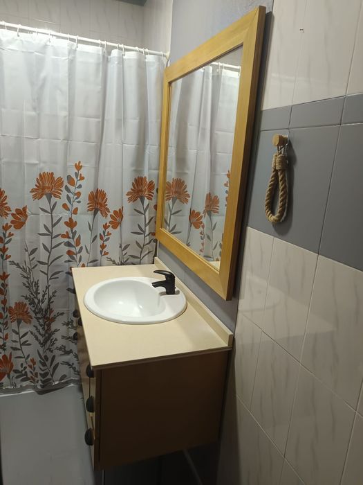 Alugo moradia T2 com jardim