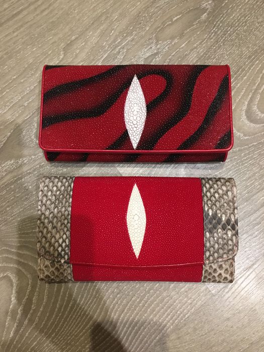 Кошелек портмоне женский из натур.кожи ската красный черный волны