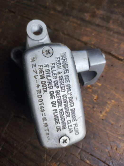 Pompa hamulcowa przód prawa Honda VT750 Shadow Aero Spirit OEM