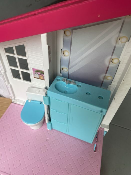 Casa de bonecas barbie malibu e acessorios