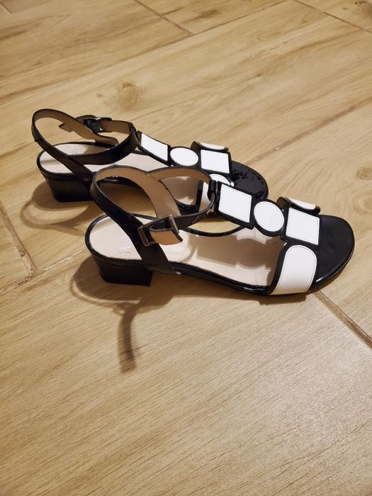 Босоніжки лакові Perlato, 37 розмір