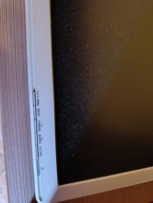 Монитор LG w2242TE