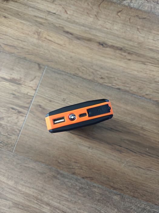 Starter booster powerbank nowy przewody led usb latarka