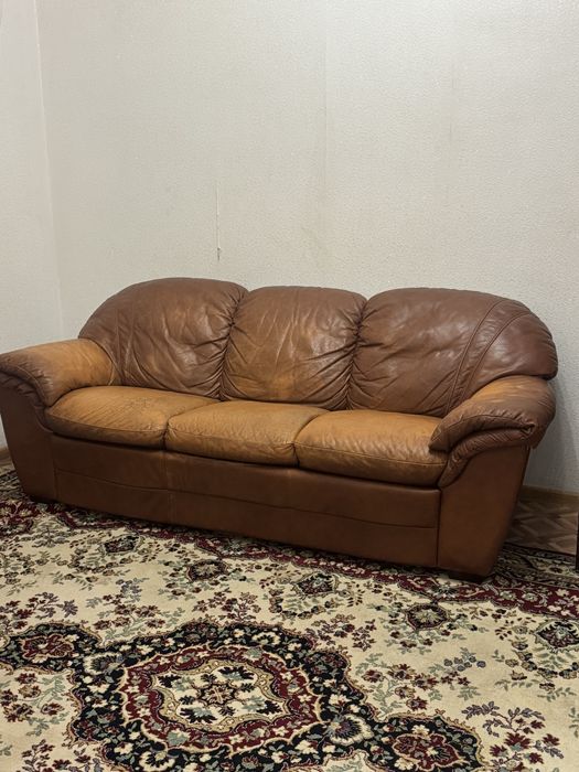 Диван  шкіра розкладний , крісло