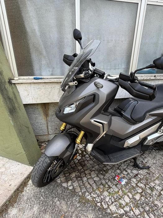 X-ADV 2018 como nova