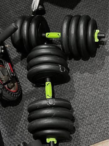 Halteres 40Kg + barra W + barra reta