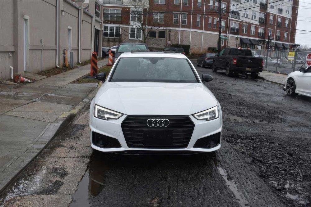 Audi A4 quattro Premium Plus      2019