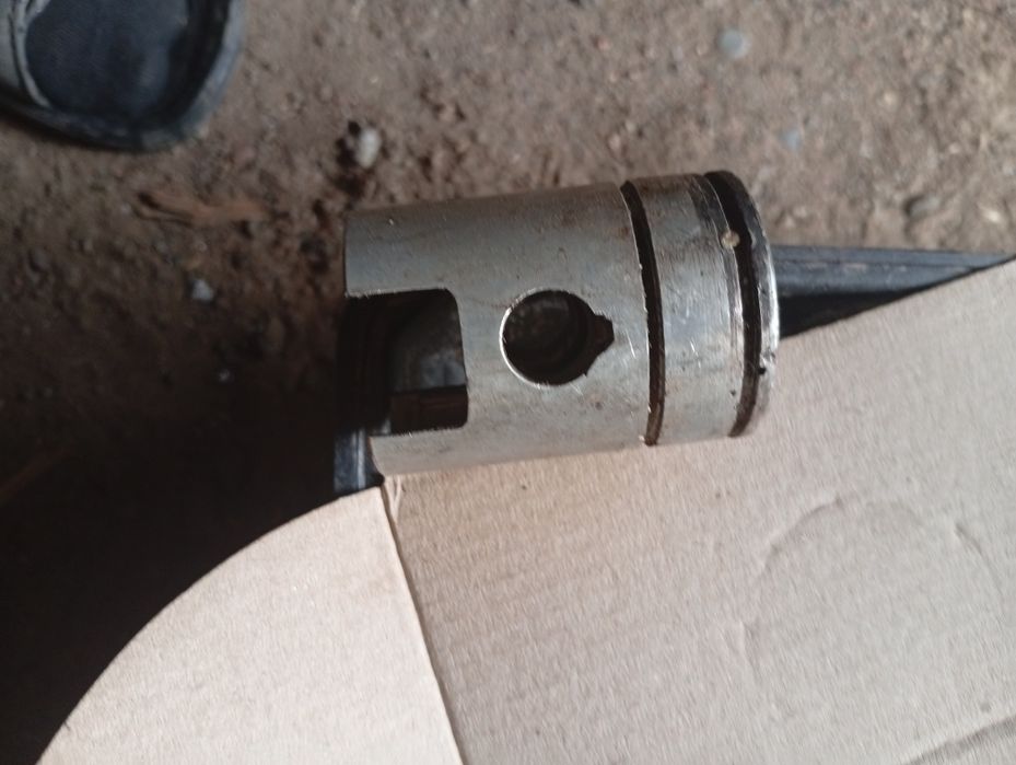 Поршнева мопед карпати