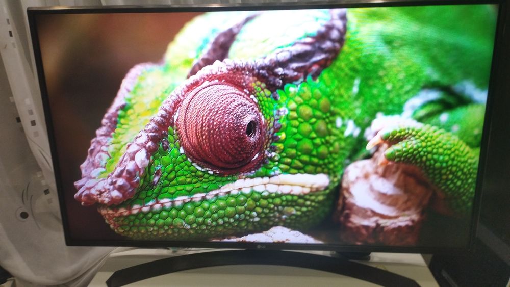 Телевізор LG 43lj
Wi fi, smart, full hd,