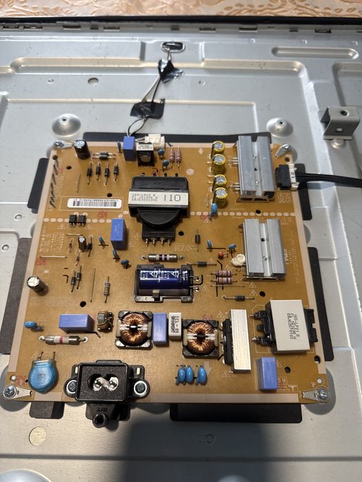 Lcd LG43UH620V com ecran partido