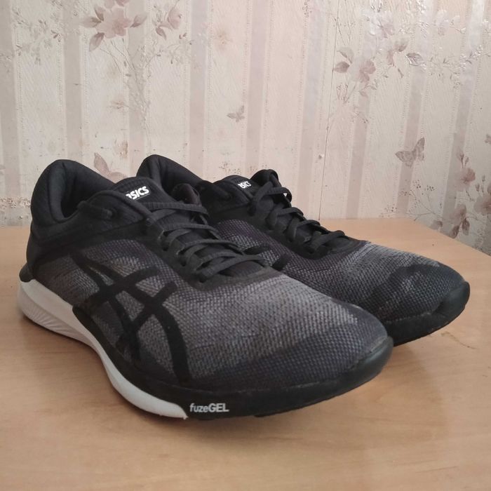 Profesjonalne buty biegowe ASICS FUZEX RUSH  roz.eu-39.5