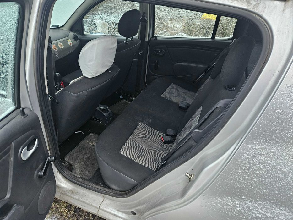 Dacia Sandero sprzedam na części