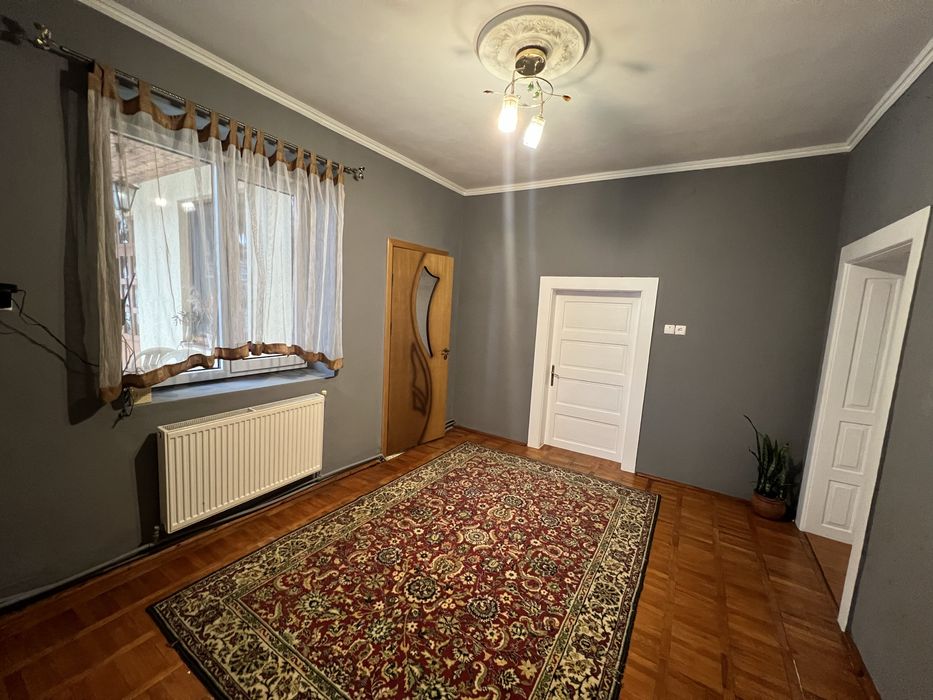 Затишний будинок біля Чорної Гори.