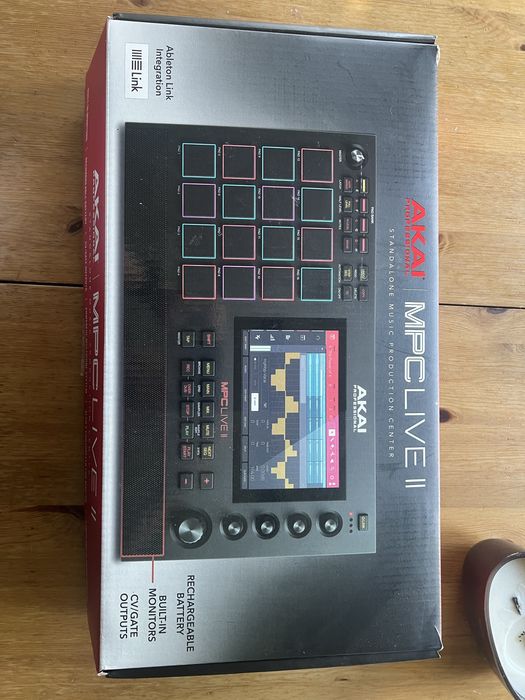 Akai Mpc live 2 / groovebox
