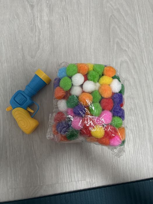 Conjunto de bolinhas para gatos