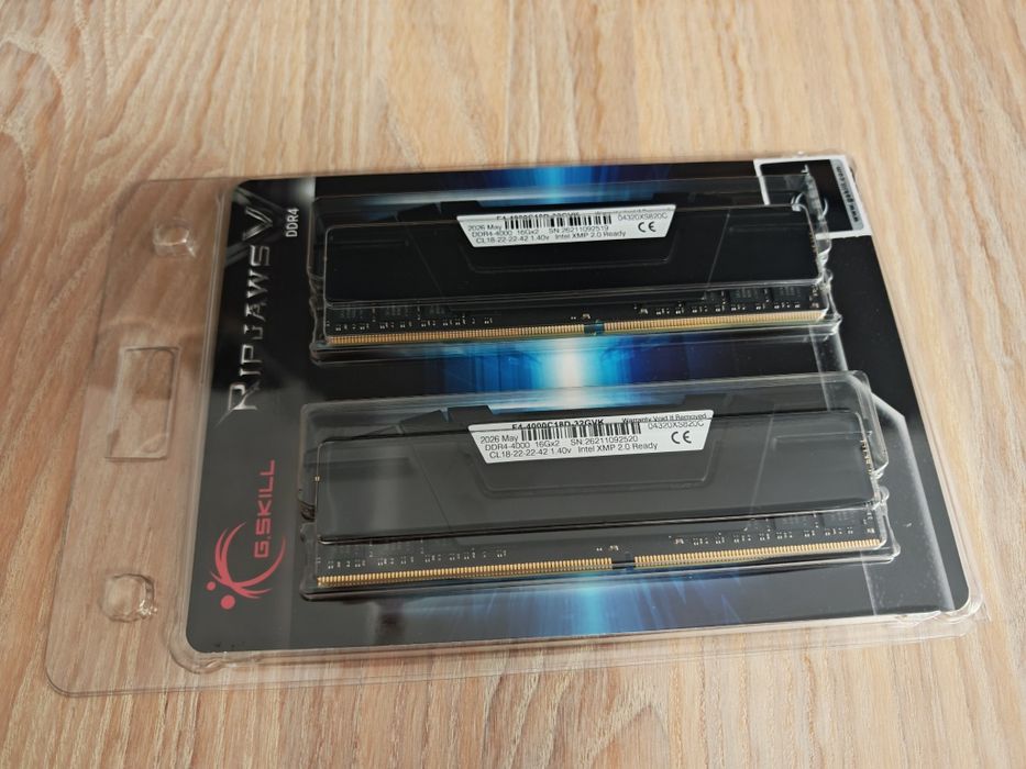 G.Skill 32 GB (2x16GB) DDR4 4000 MHz Ripjaws V (F4-4000C18D-32GVK)
