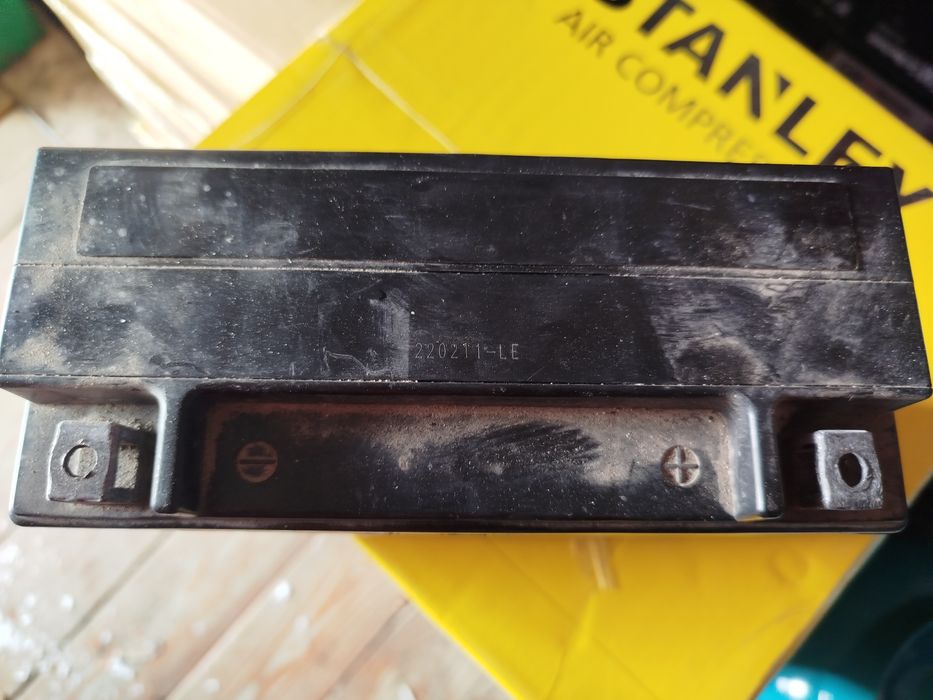 Акумулятор Exide AGM 12-23 (21Ah 350A) для BMW i3 / Мото • 2022 рік