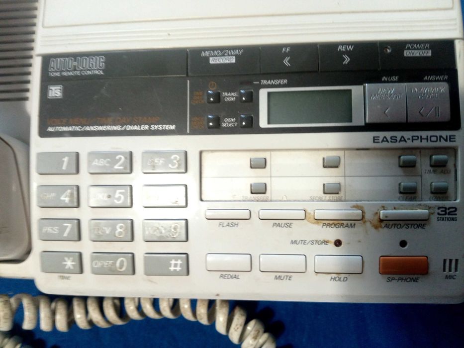 Телефонний апарат з відповідачем Panasonic KX-2470B