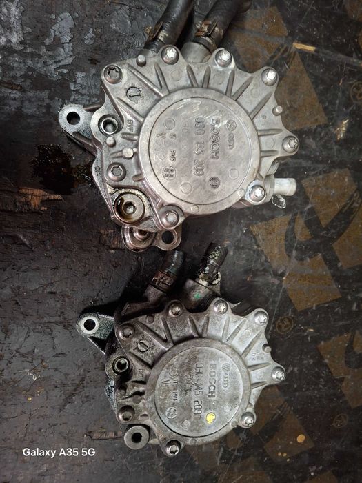 Vacum pompa BOSCH  do silnika 2.0TDI VW Passat B6 Golf V