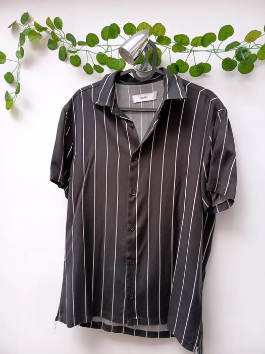 Camisa Praiana Preta às riscas