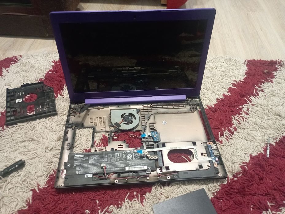 Ноутбук Lenovo ideapad Продам на запчасти