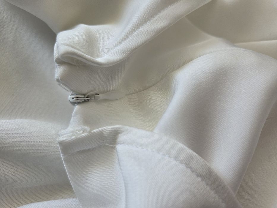 Piękna, elegancka suknia ślubna z trenem XL