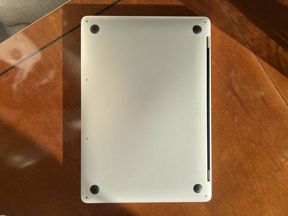 MacBook Pro 13” 2019 | touch bar