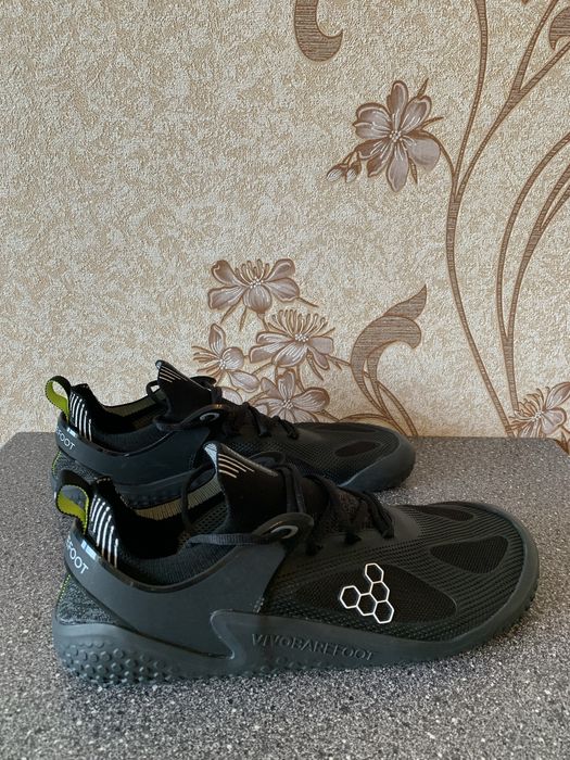 Кросівки для тренувань Vivobarefoot Motus Strength.