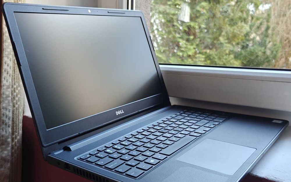 Laptop Dell Vostro 3568 i5-7200 8/256 Windows 11 15,6 FHD DVDRW Ładny